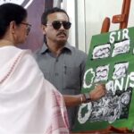 ক্যানভাসে ‘ভ্যানিশ কুমার’! তুলি হাতে মুখ্য নির্বাচন কমিশনারকে নজিরবিহীন আক্রমণ মমতার