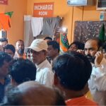 বিজেপির প্রার্থী তালিকা ঘিরে রণক্ষেত্র খড়্গপুর! জেলা কার্যালয়ে ভাঙচুর