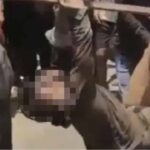 'শ্লীলতাহানির শাস্তি'? খুঁটিতে বেঁধে বাঁশে ঝুলিয়ে পিটিয়ে খুন রেলপুলিশকে! ওড়িশায় আইন হাতে তুলে নিল উন্মত্ত জনতা! দর্শক পুলিশ
