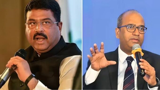 নিট কাণ্ডে ধোঁয়াশা! গলদ স্বীকার শিক্ষামন্ত্রীর, ‘ভিতর থেকে ফাঁস হয়নি’ পাল্টা দাবি এনটিএ প্রধানের!