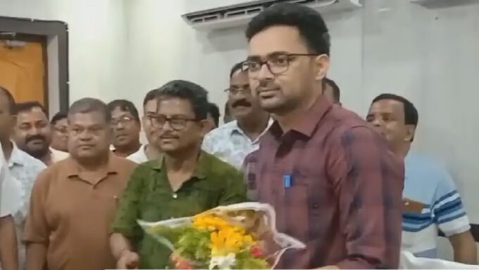 তৃণমূলের ১৪ কাউন্সিলারের গণইস্তফা, ভাঙল কাঁথি পুরবোর্ড! রাশ হাতে নিলেন মহকুমাশাসক