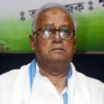 থানার সামনেই সৌগত রায়কে লক্ষ্য করে উড়ে এল কাঁচা ডিম! ‘বুড়ো চোর’ স্লোগানে রণক্ষেত্র নিমতা!