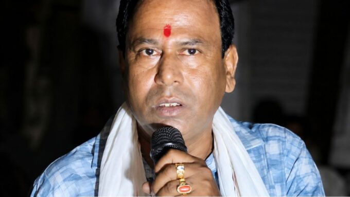 মৌচাকে ঢিল! বালি থেকে কয়লা পাচার, অবশেষে পুলিশের জালে দাপুটে 'প্রভাবশালী' তৃণমূল নেতা, এবার কোন বড় মাথার পালা
