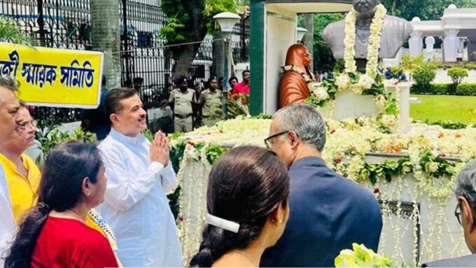 কেওড়াতলায় শ্যামাপ্রসাদ মুখোপাধ্যায়কে শ্রদ্ধা জানিয়ে ইতিহাস নিয়ে কড়া বার্তা মুখ্যমন্ত্রীর
