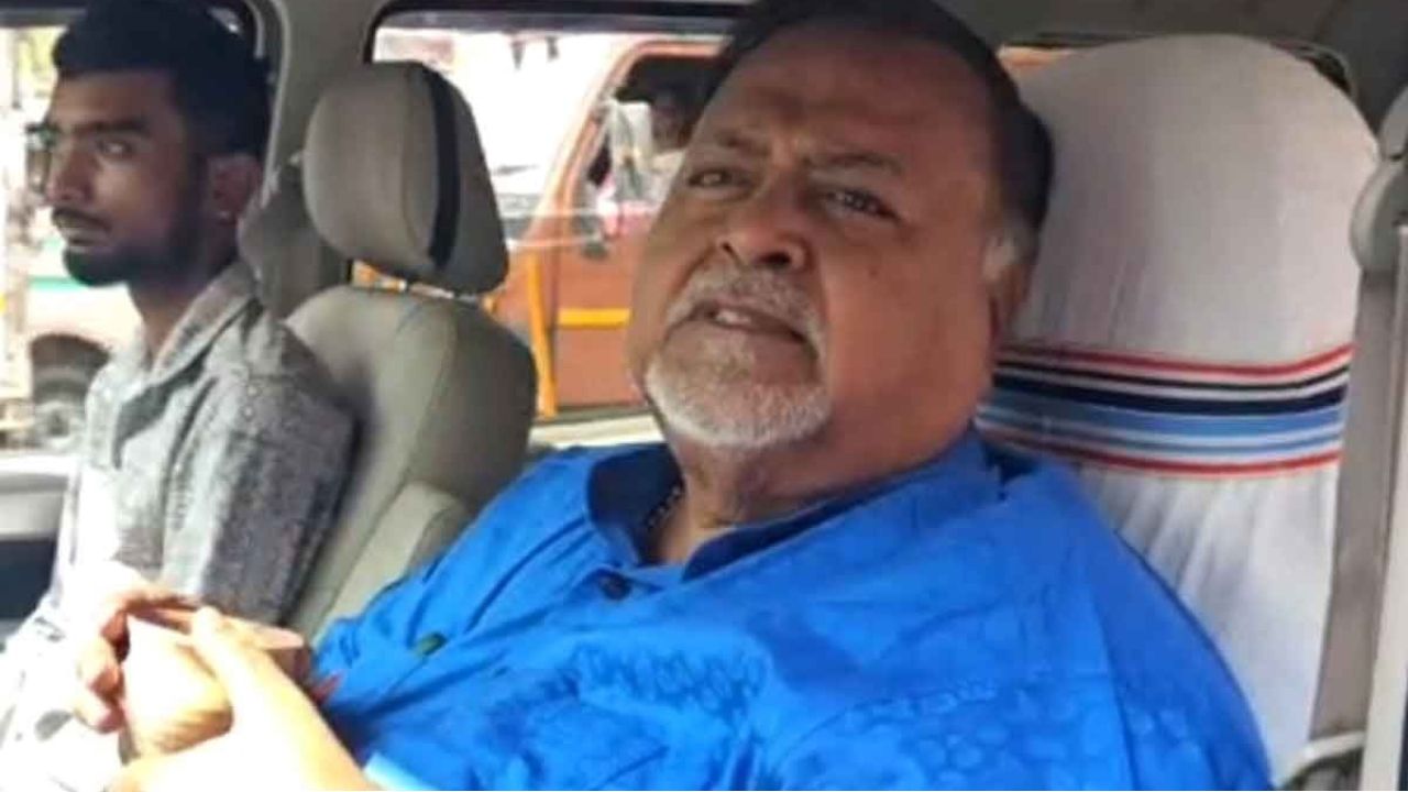 পার্থ চট্টোপাধ্যায়ের বিরুদ্ধে গুরুতর অভিযোগ, থানায় লিখিত অভিযোগ দায়ের গৃহবধূর
