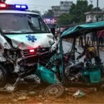 অ্যাম্বুল্যান্সের ধাক্কায় দুমড়ে গেল টোটো, কেটে রাস্তায় ছিটকে পড়ল চালকের হাত! দুর্গাপুরে হাড়হিম করা দুর্ঘটনা