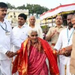 ১১৬ বছর বয়সে ৩,৫৫০ সিঁড়ি ভেঙে তিরুপতিতে বৃদ্ধা! অদম্য ভক্তি দেখে স্যালুট মুখ্যমন্ত্রীর, ‘ভিআইপি দর্শন’ করাল বোর্ড