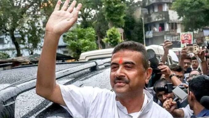 টানা বৃষ্টিতে বদল সফরসূচি, গাড়িতে করেই মুর্শিদাবাদের পথে শুভেন্দু