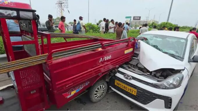 লোহার রড ফুঁড়ে দিল ক্যাব! দ্বারকা এক্সপ্রেসওয়েতে ভয়াবহ দুর্ঘটনায় চালকের মৃত্যু