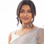 বিদেশে ৩ বছরের শিশুর সামনেই অভিনেত্রীকে চরম হেনস্থা! শেষ না দেখে ফিরব না, কার বিরুদ্ধে তোপ দাগলেন বাঁধন?