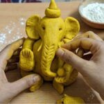 বাজারের মূর্তি নয়, ময়দা-হলুদেই বানান গণেশ! কীভাবে তৈরি করবেন পরিবেশবান্ধব সিদ্ধিদাতা?