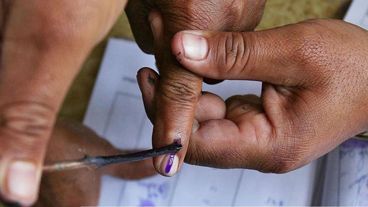 পুজোর আগেই বাংলায় ফের ভোট-যুদ্ধ! নন্দীগ্রাম-রেজিনগরে উপনির্বাচন ও ফলের দিন ঘোষণা