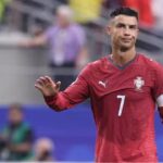 Cristiano Ronaldo: বুটজোড়া তুলে রাখছেন না রোনাল্দো! ৪১-এও কেন পর্তুগালের জার্সি ছাড়তে নারাজ তারকা?