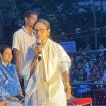 Mamata Banerjee: “ভ্যানিশ কুমার মাস্ট গো!” দিল্লি উড়ে যাওয়ার আগে শ্রীরামপুর থেকেই হুঁশিয়ারি মমতার