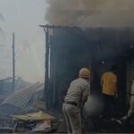 মধ্যমগ্রামে ভয়াবহ অগ্নিকাণ্ড: গ্যাস সিলিন্ডার বিস্ফোরণ থেকে ছড়াল আগুন, ভস্মীভূত একাধিক দোকান