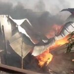 দাউদাউ আগুনে জ্বলছে ১৬ বিঘা বস্তি, পুড়ল রেলের তার! শিয়ালদহ-বজবজ লাইনে হাহাকার