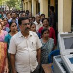 জেলায় জেলায় ইভিএম বিভ্রাট, ঘণ্টার পর ঘণ্টা লাইনে দাঁড়িয়ে ক্ষোভ ভোটারদের