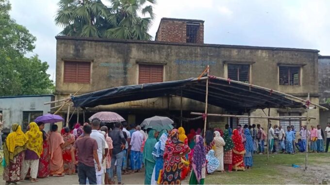 বেলা ৩টে বাজতেই মগরাহাট ও ডায়মন্ড হারবারে ভোটের জোয়ার!