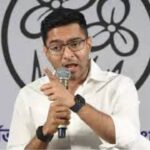 ‘চোর’ স্লোগান শুনেও অবিচল অভিষেক! পরাজয়ের মুখে ‘ভোকাল টনিক’ দিয়ে কর্মীদের মনোবল চাঙ্গা করলেন সেনাপতি
