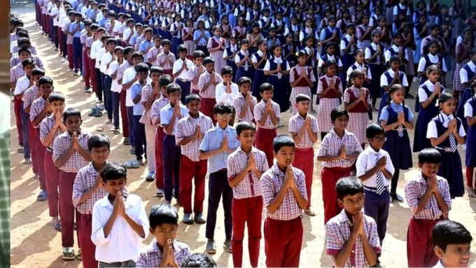 স্কুলের প্রার্থনায় এবার বাধ্যতামূলক ‘বন্দে মাতরম’!নির্দেশিকা জারি শিক্ষা দফতরের
