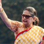 চার দশকের আনুগত্যের এই ‘পুরস্কার’! কালীঘাটের বৈঠকের পর পদ হারিয়ে বিস্ফোরক কাকলি