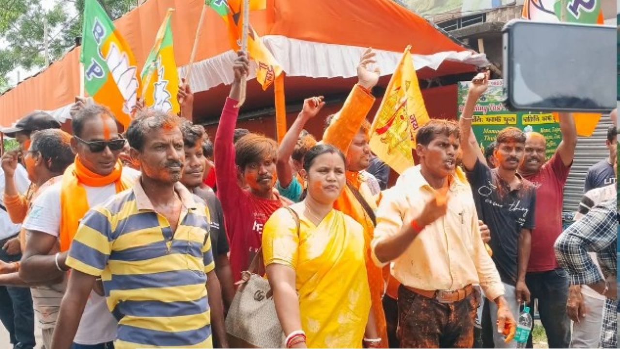 ‘পলাতক পুষ্পা’ জাহাঙ্গিরের ভরাডুবি! ফাঁকা মাঠে ইতিহাস গড়ে ফলতায় একতরফা ঝড় তুলল বিজেপি