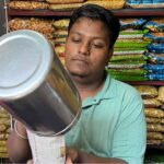 ১০ টাকার ঝালমুড়িতেই ‘জীবন শেষ’! মোদী আসতেই কেন ঘর ছাড়ার উপক্রম ঝাড়গ্রামের বিক্রমের?