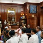 এক্কেবারে ছারখার তৃণমূল, গঠিত হলো ‘নব তৃণমূল ব্লক’! সংখ্যার বিচারে ব্রাত্য মমতা-অভিষেক, কে পেলেন কোন পদ?
