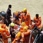 শিলিগুড়ি পৌঁছনোর আগেই সলিলসমাধি! দু’দিন পর তিস্তার গভীর গর্ভ থেকে উদ্ধার নিখোঁজ গাড়ি, ভিতরে শিশু-সহ ৪ জনের নিথর দেহ