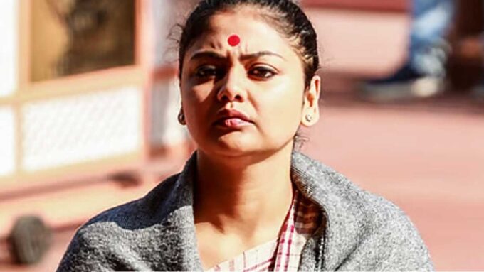 হোয়াটসঅ্যাপ গ্রুপে বিস্ফোরক বার্তা, দলের অন্দরে সায়নীকে নিয়ে বাড়ছে অস্বস্তি