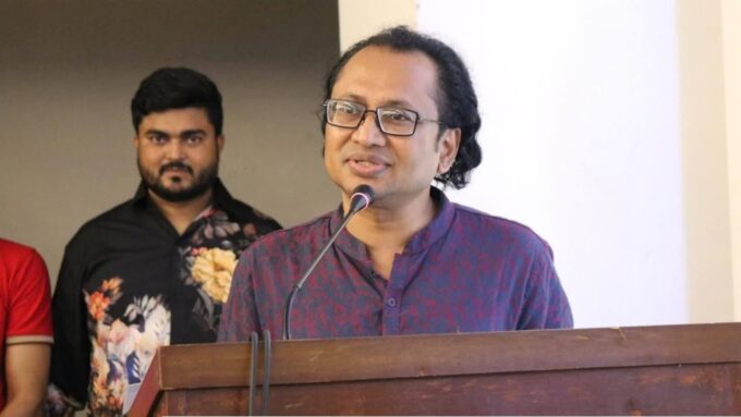 দিল্লি বিমানবন্দরে চরম অপমান! আড়াই ঘণ্টা আটকে থেকে মোক্ষম জবাব দিলেন তারেকের উপদেষ্টা, তোলপাড় দুই বাংলা