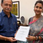 নতুন রাজনৈতিক অধ্যায় শুরু করেও ‘দিদি’র প্রতি শ্রদ্ধার কথা স্পষ্ট অভিনেত্রী-সাংসদের
