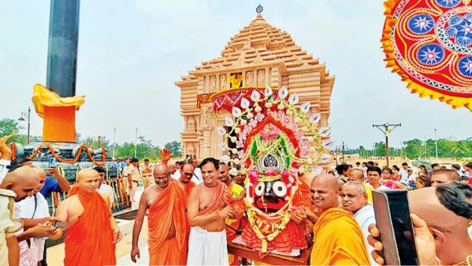 ১০৮ কলস জলে মহাস্নান সম্পন্ন, শঙ্খধ্বনি-মন্ত্রোচ্চারণে মুখর দিঘার জগন্নাথ মন্দির