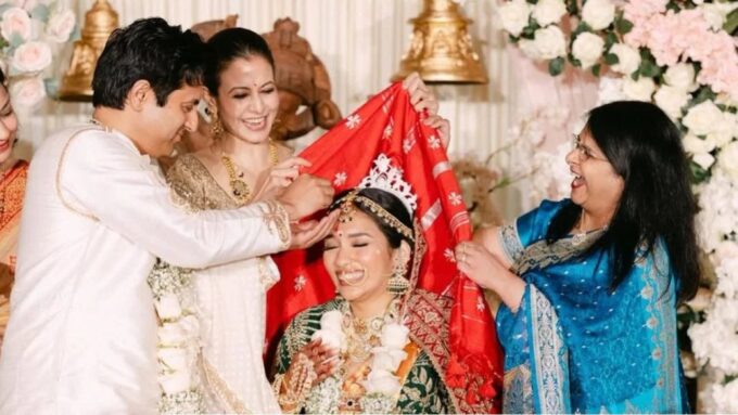 আমেরিকায় কোয়েলের পরনে শাড়ি-ভারী গয়না! শুটিং নয়, ওপারে গিয়ে নিজেই ফাঁস করলেন আসল রহস্য