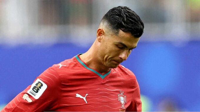 ক্লাব ফুটবলে রাজত্ব, রেকর্ডের পাহাড়; তবুও বিশ্বকাপ ট্রফির স্বপ্ন অধরাই রয়ে গেল পর্তুগিজ মহাতারকার