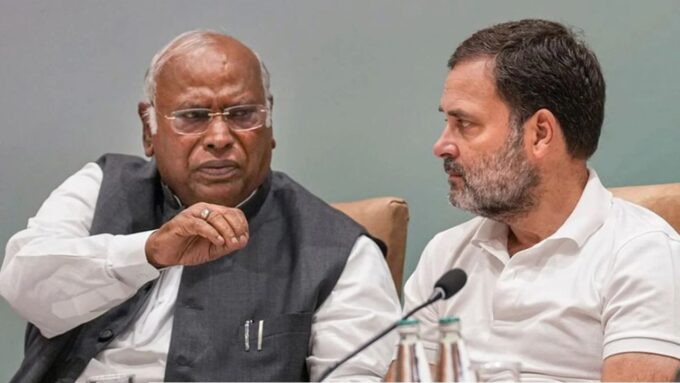 কংগ্রেস ভেঙে নতুন দল! ‘১০০ কোটির খেলা’র বিস্ফোরক অভিযোগে তোলপাড় দেশ
