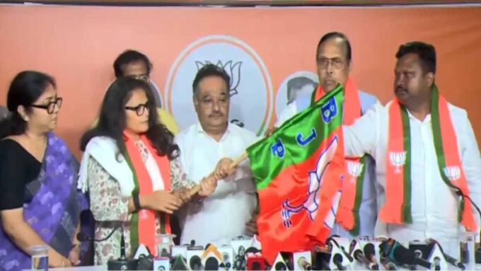 ‘ভালো তৃণমূল’ এবার পদ্মশিবিরে, বিজেপিতে সুখেন্দুশেখর-সুস্মিতা-প্রকাশ