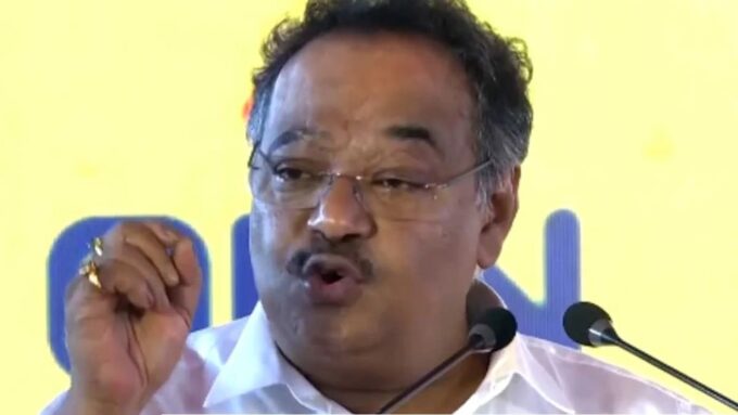 ‘হিন্দি বা রাজস্থানি বললেও তাঁরা বাঙালি’, শিল্পে বিনিয়োগ টানতে ভাষার বিভাজন নয়, ঐক্যের বার্তা শমীকের