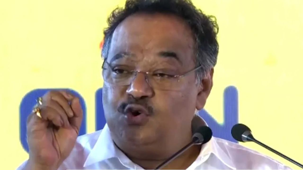 ‘হিন্দি বা রাজস্থানি বললেও তাঁরা বাঙালি’, শিল্পে বিনিয়োগ টানতে ভাষার বিভাজন নয়, ঐক্যের বার্তা শমীকের