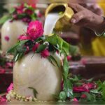 শ্রাবণের ৫ সোমবারে শিবলিঙ্গে অর্পণ করুন এই ৫টি জিনিস, ভোলেবাবার কৃপায় দূর হবে সব কষ্ট!