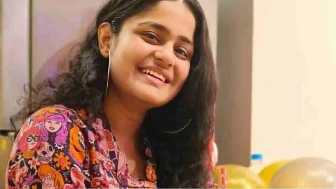 Tithi Basu: বিশ্বজিতের পাশে তিথি, ‘বিফ’ বিতর্কে এবার কেন নিশানায় ‘ঝিলিক’?