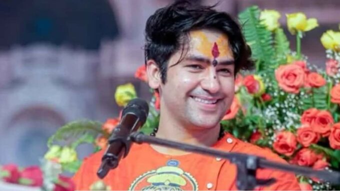 Bageshwar Baba:‘পুজোয় আমিষ খেতে বারণ করার আমি কে?’ চরম বিতর্কের মুখে স্কটল্যান্ড থেকে সুর নরম বাগেশ্বর বাবার, দাবি ‘আমিও তো বাঙালি!’