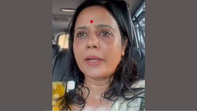 'স্বাধীনতা সংগ্রামীর মতো ডিম খেয়েছি!' ফের আক্রান্ত হয়ে সুপ্রিম কোর্টের বিচারপতিকে তীব্র খোঁচা মহুয়ার